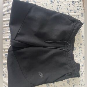 Black Nike tech sweatpants